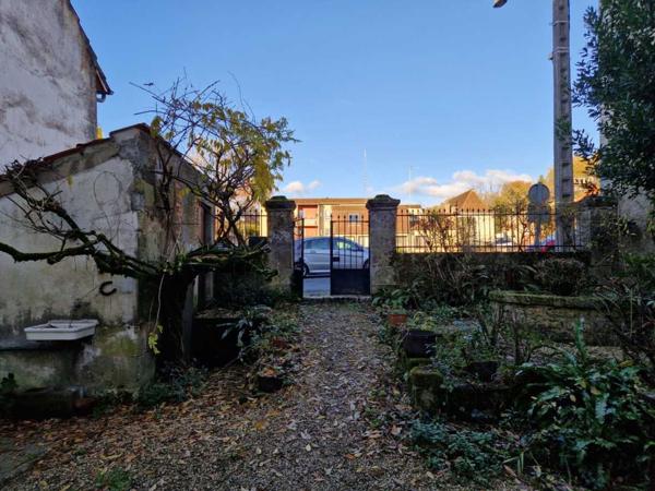 Maison ancienne - Le bugue Maison de Village ancienne, 4 chambres, Jardinet.