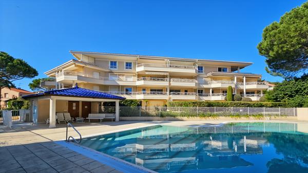 Boulouris (83700) Appartement avec terrasse et jardin 3 pièces à vendre à Saint-Raphaël + garage + cave