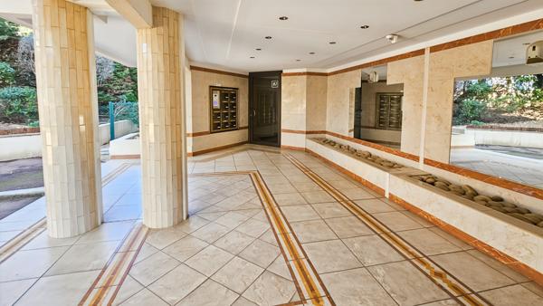 Boulouris (83700) Appartement avec terrasse et jardin 3 pièces à vendre à Saint-Raphaël + garage + cave