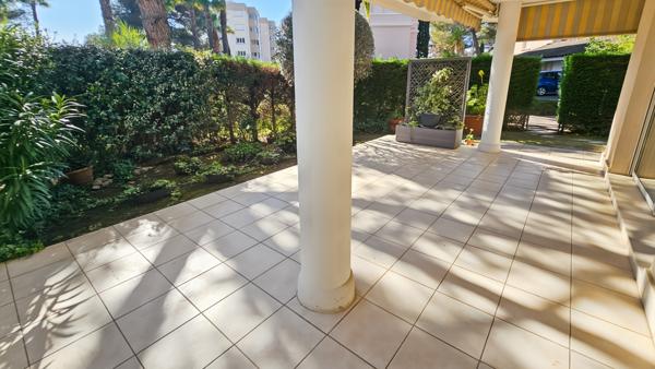 Boulouris (83700) Appartement avec terrasse et jardin 3 pièces à vendre à Saint-Raphaël + garage + cave