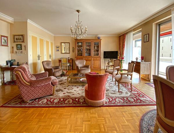 T4 LE MANS CENTRE AVEC CAVE ET GARAGE