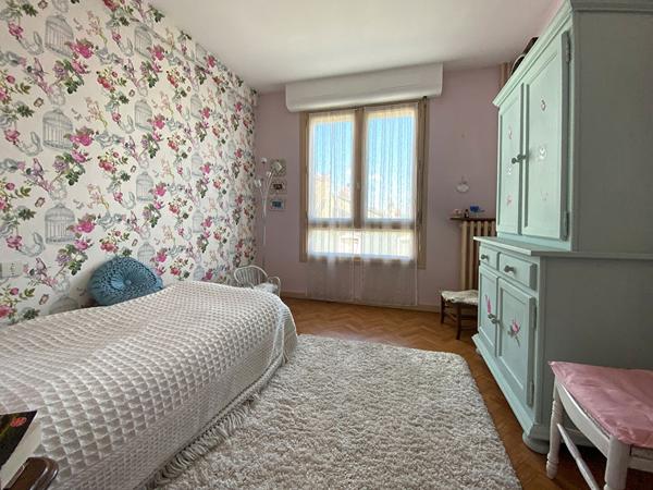 T4 LE MANS CENTRE AVEC CAVE ET GARAGE