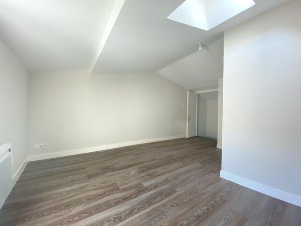 Appartement
                                                                                                                                                                                                                                                                                                                        2 pièce(s)                                                                                                                                                                                                          1 chambre(s)                                                                                                                                                                                                          32.7  m²