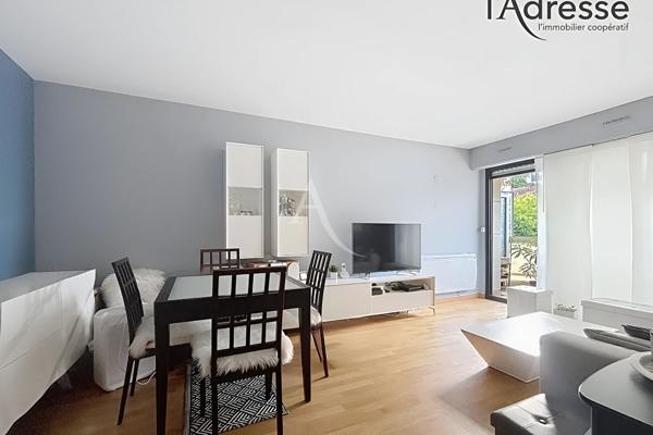 Suresnes - 2 pièces 50m² avec balcons, cave - Parking en sus