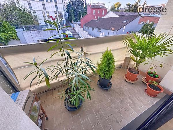 Suresnes - 2 pièces 50m² avec balcons, cave - Parking en sus