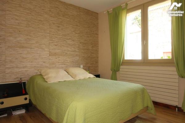 MAISON CONTEMPORAINE de 168 M² HABITABLES, JOLIE VUE DOMINANTE SUR LE LAC, TERRAIN PAYSAGE 1300 m².