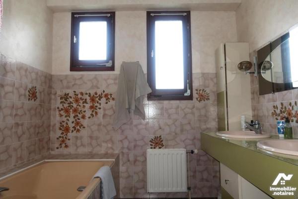 MAISON CONTEMPORAINE de 168 M² HABITABLES, JOLIE VUE DOMINANTE SUR LE LAC, TERRAIN PAYSAGE 1300 m².