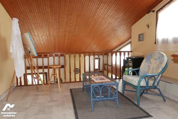 MAISON CONTEMPORAINE de 168 M² HABITABLES, JOLIE VUE DOMINANTE SUR LE LAC, TERRAIN PAYSAGE 1300 m².