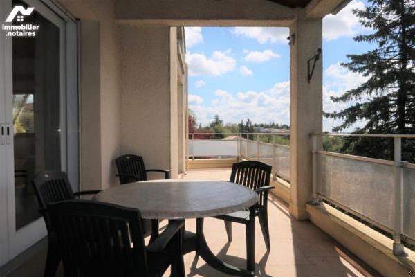 MAISON CONTEMPORAINE de 168 M² HABITABLES, JOLIE VUE DOMINANTE SUR LE LAC, TERRAIN PAYSAGE 1300 m².