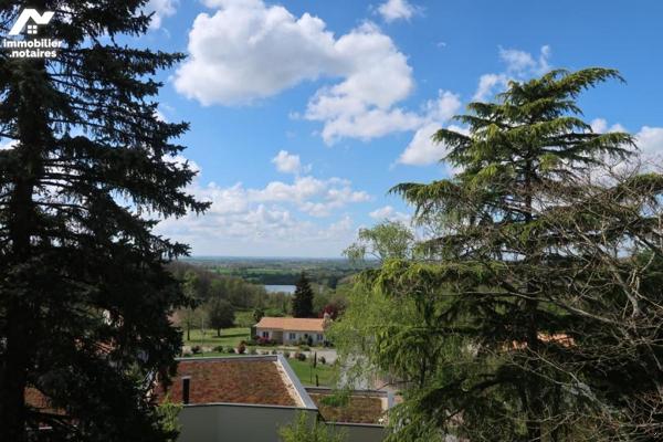 MAISON CONTEMPORAINE de 168 M² HABITABLES, JOLIE VUE DOMINANTE SUR LE LAC, TERRAIN PAYSAGE 1300 m².