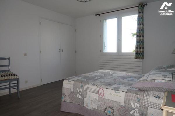 MAISON CONTEMPORAINE de 168 M² HABITABLES, JOLIE VUE DOMINANTE SUR LE LAC, TERRAIN PAYSAGE 1300 m².