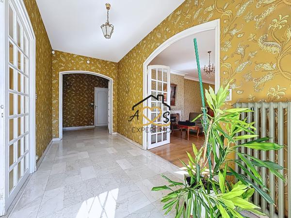 Cournon-d'Auvergne (63800) Villa de 240m2 avec appartement indépendant