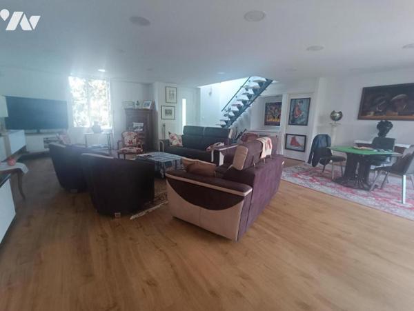 A VENDRE à REZÉ, secteur Chêne - Maison T6 de 217m2 sur un terrain de810m2