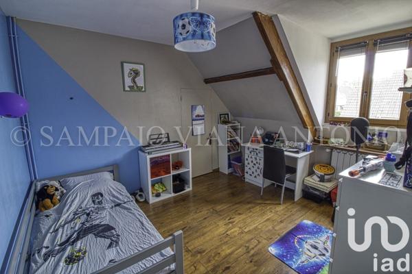 Maison 6 pièces de 165 m² à Puiseaux (45390)
