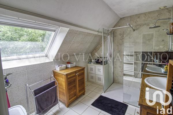 Maison 6 pièces de 165 m² à Puiseaux (45390)