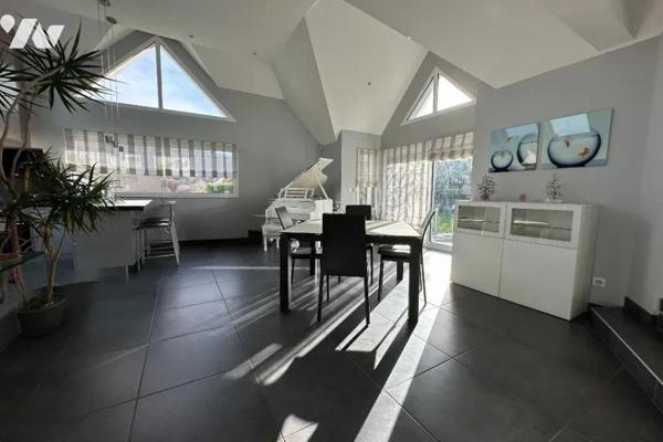 A VENDRE Maison T6, 4 chambres, à AMFREVILLE-LA-MI-VOIE (76920). Maison contemporaine d'archite...