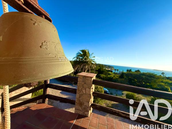 Maison à vendre 6 pièces 200 m² Sanary-sur-Mer