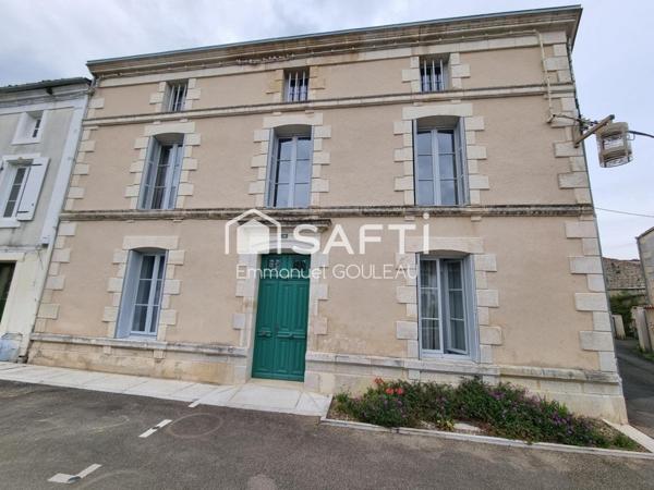 Coulon, belle propriété avec appartement attenant