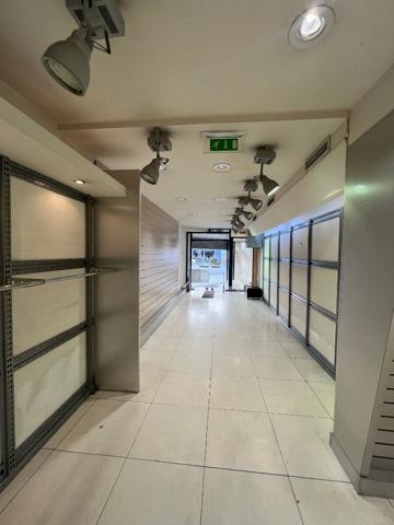 Laval centre ville Local commercial 158 m2