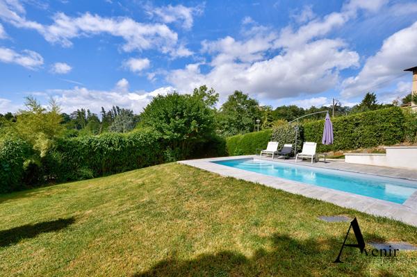 Maison Ecully 5 pièce(s) 215 m2 - jardin et piscine Ecully Maison Ecully 5 pièce(s) 215 m2 - jardin et piscine Ecully