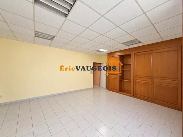 Vente                                                      Appartement
                        
                     4 pièces                      100 m2                     à Coulommiers