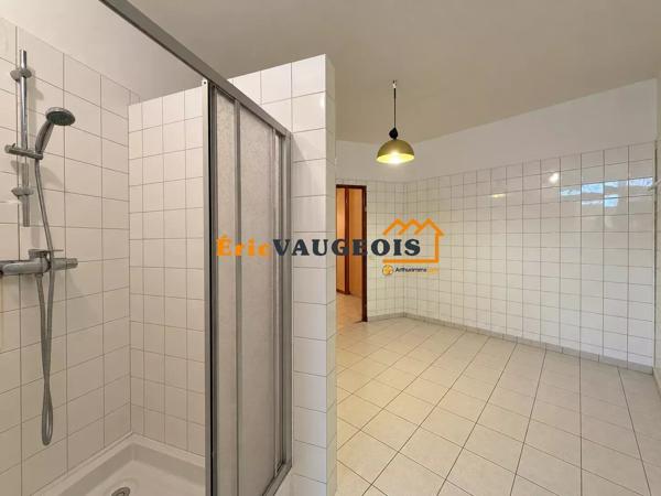 Vente                                                      Appartement
                        
                     4 pièces                      100 m2                     à Coulommiers