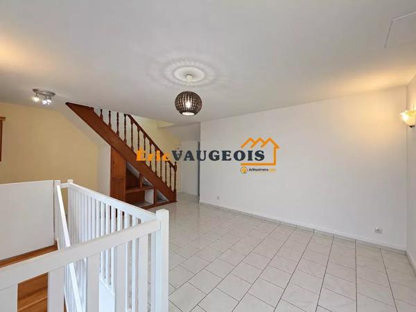 Vente                                                      Appartement
                        
                     4 pièces                      100 m2                     à Coulommiers