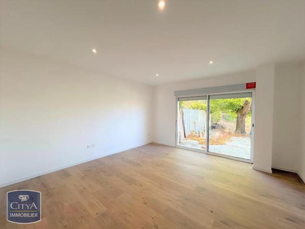 Appartement à louer 3 pièces 65.08m² Coutras (33230)