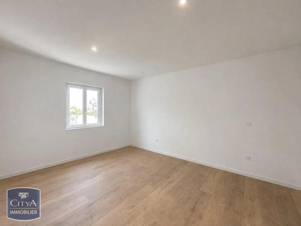 Appartement à louer 3 pièces 65.08m² Coutras (33230)