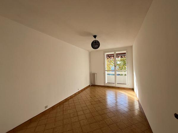 EXCLUSIVITE - Appartement Aix En Provence 4 pièces  traversant  lumineux balcon cave