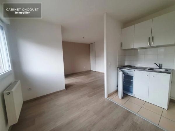 F1 AVEC BALCON ET PARKING A LOUER - ST ANDRE LEZ LILLE LAMBERSART - LA MADELEINE - 31.5 m 2 - 612 € charges comprises par mois