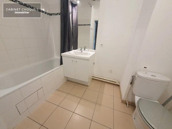 F1 AVEC BALCON ET PARKING A LOUER - ST ANDRE LEZ LILLE LAMBERSART - LA MADELEINE - 31.5 m 2 - 612 € charges comprises par mois