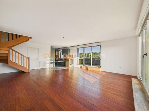 Vente
                Appartement124 m² - 5 Pièces -
                    BORDEAUX (33100)