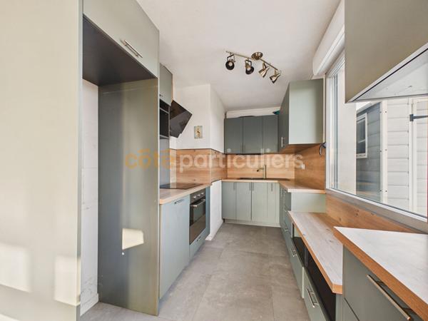 Vente
                Appartement124 m² - 5 Pièces -
                    BORDEAUX (33100)