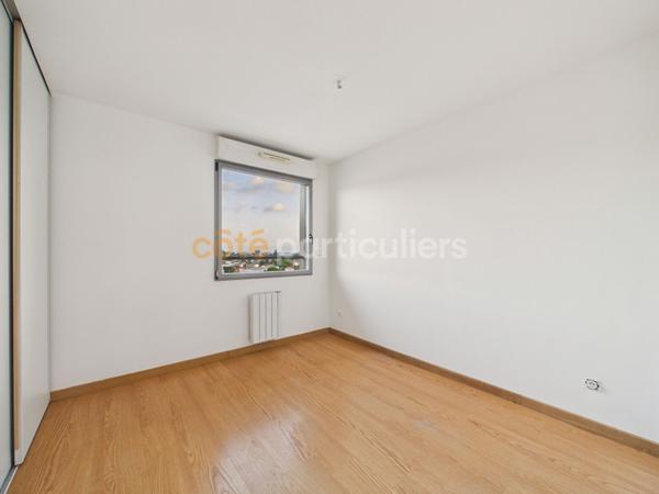 Vente
                Appartement124 m² - 5 Pièces -
                    BORDEAUX (33100)