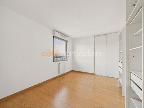 Vente
                Appartement124 m² - 5 Pièces -
                    BORDEAUX (33100)
