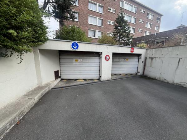 Garage à louer à Lille réf. LS216-GF
