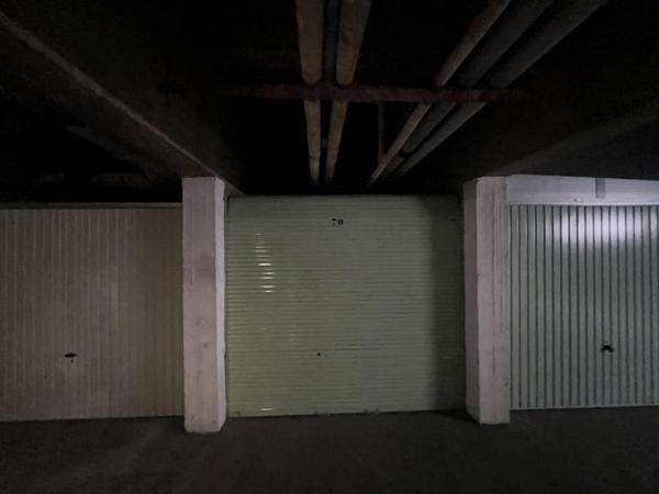 Garage à louer à Lille réf. LS216-GF