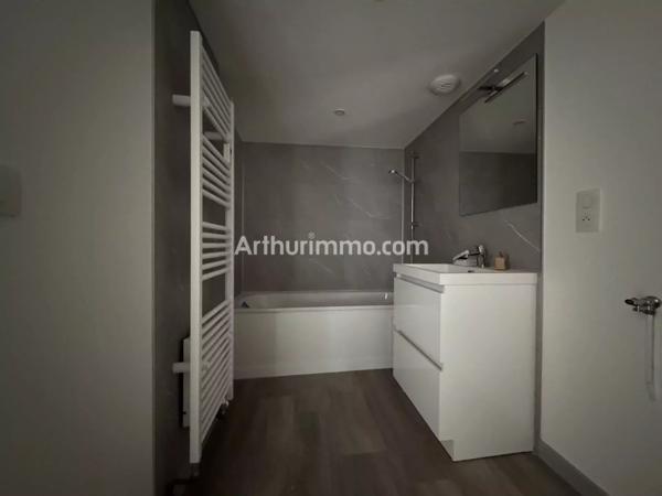 Location Appartement 4 pièces 92 m2 à Lons-le-Saunier