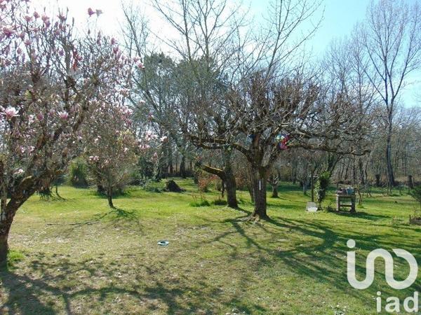 Maison 5 pièces de 80 m² à Moulin-Neuf (24700)