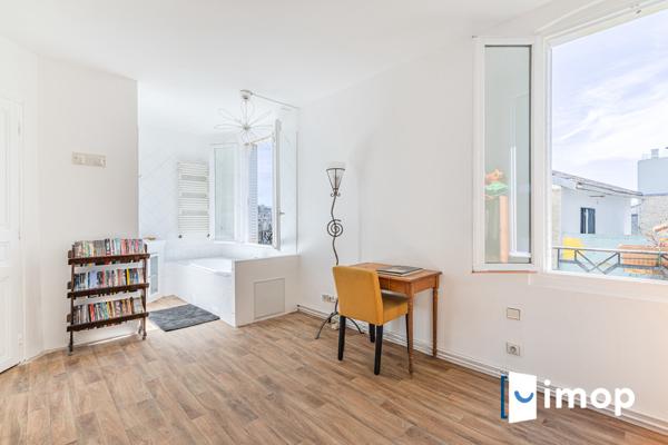 Belle maison avec extérieur