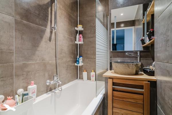 Appartement à vendre |                                       Décines-Charpieu |                                        3 pièces  |  56 m²
