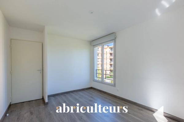 Superbe appartement 4 pièces de 85 m² avec grand balcon,en vente à Vénissieux Paul Bert (69200)