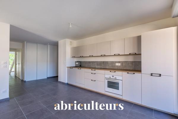 Superbe appartement 4 pièces de 85 m² avec grand balcon,en vente à Vénissieux Paul Bert (69200)
