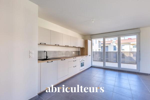 Superbe appartement 4 pièces de 85 m² avec grand balcon,en vente à Vénissieux Paul Bert (69200)