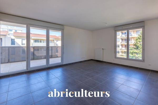 Superbe appartement 4 pièces de 85 m² avec grand balcon,en vente à Vénissieux Paul Bert (69200)