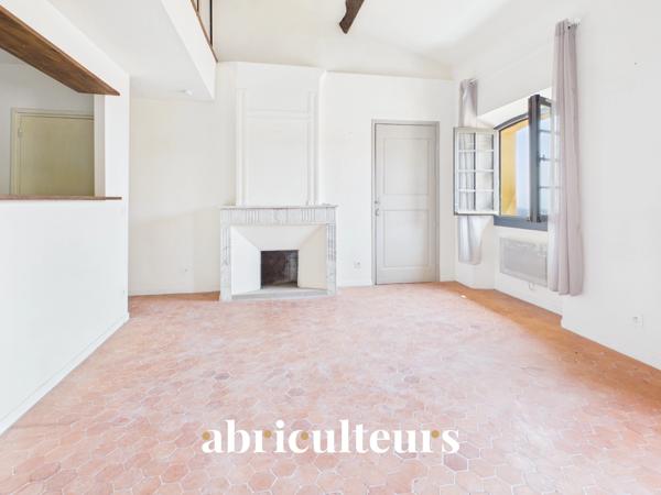 Lumineux appartement de 54 m² habitables en vente dans le centre historique de Grasse (06130)