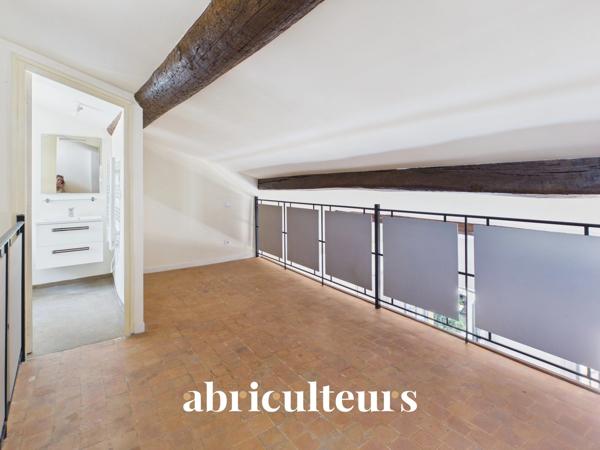 Lumineux appartement de 54 m² habitables en vente dans le centre historique de Grasse (06130)
