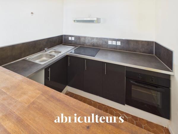 Lumineux appartement de 54 m² habitables en vente dans le centre historique de Grasse (06130)