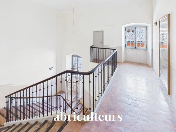 Lumineux appartement de 54 m² habitables en vente dans le centre historique de Grasse (06130)